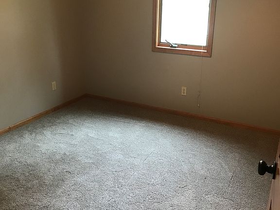 5th image of 413 Beechwood Dr