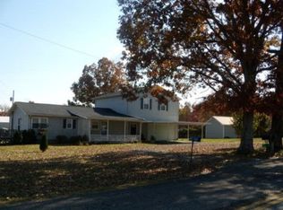 810 Step Rock Hill Rd, Cookeville, TN 38501