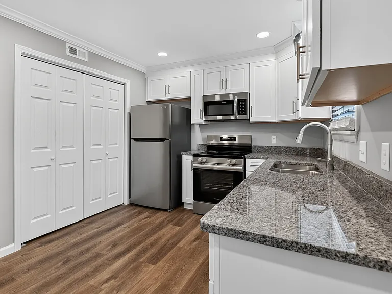 720 N Dixie Ave — Photo 11