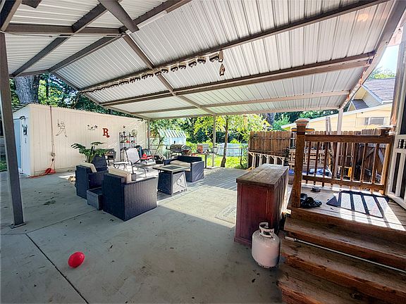 4th image of 2124 Culbertson St