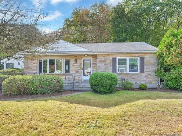 302 Twin Hills Drive, Coventry, CT 06238