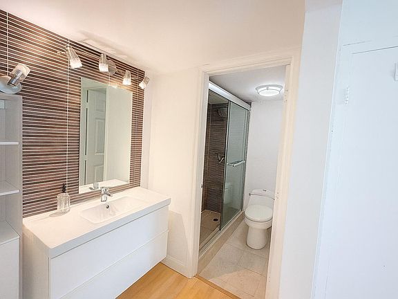 2nd image of 16909 N Bay Rd APT 507