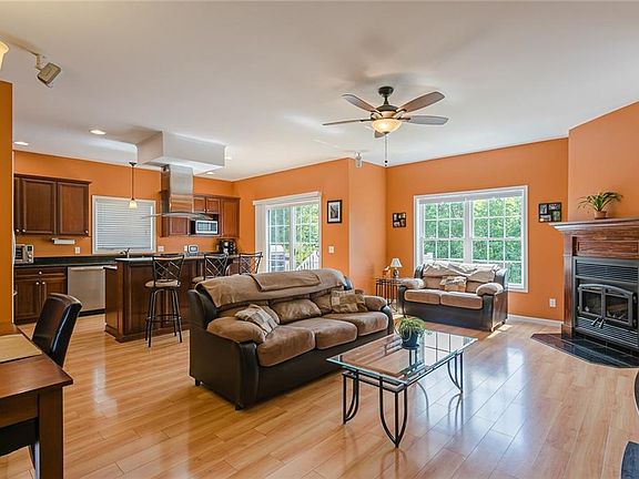3rd image of 87 High Stone Cir