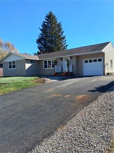 101 Augusta Dr, North Syracuse, NY, 13212