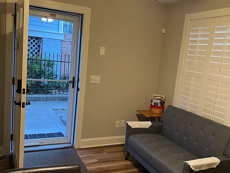 215 E Gwinnett St #C — Photo 1