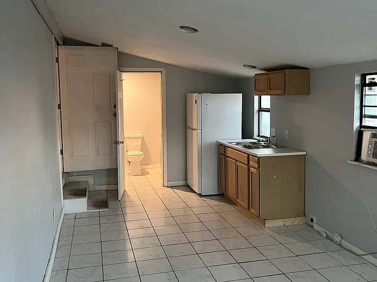 915 S 8th St — Photo 6