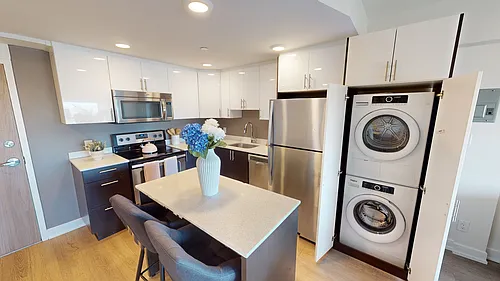 207 Bell St N Photo 1