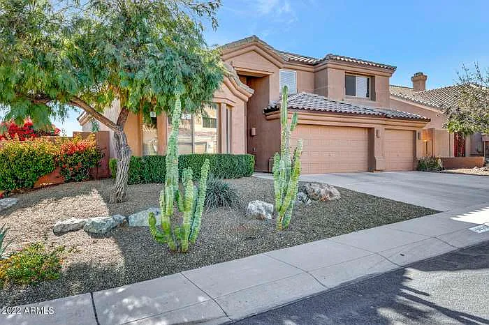 4 bed, 2.5 bath, 3111 sqft, $4,000 — Photo 1