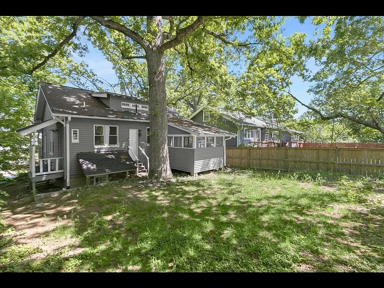 1405 Newton St NE — Photo 11