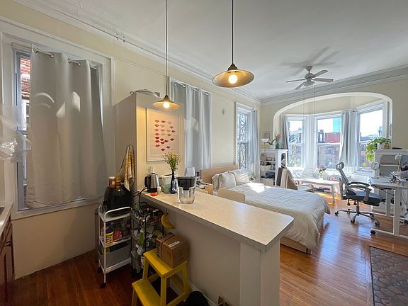 2nd image of 128 S 22nd St APT 2R