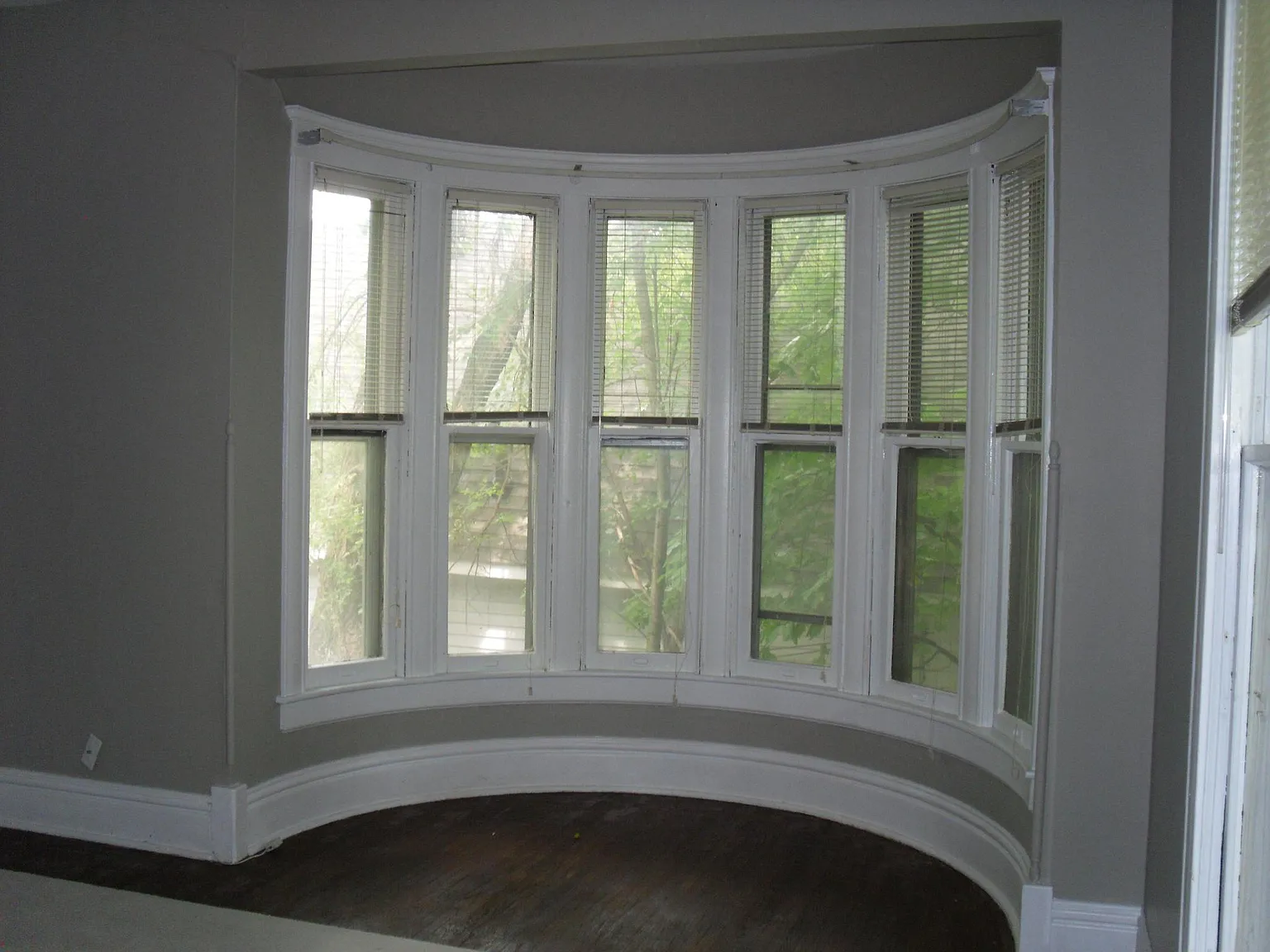6 bed, 3000 sqft, $3,050 — Photo 3