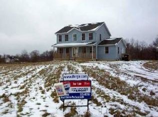 4074 Apple Dr, Eaton Rapids, MI 48827