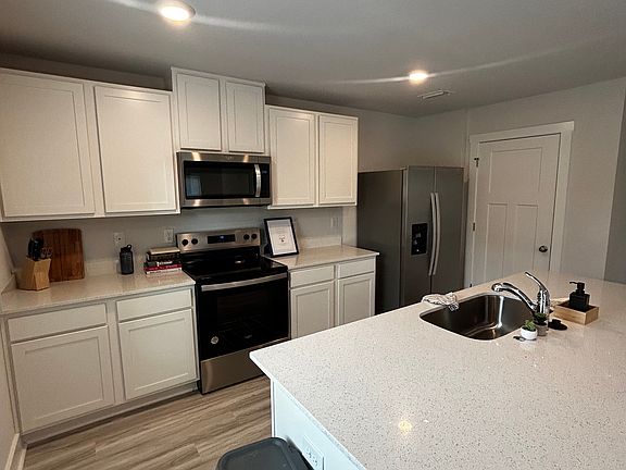 3rd image of 4919 Valor Ct