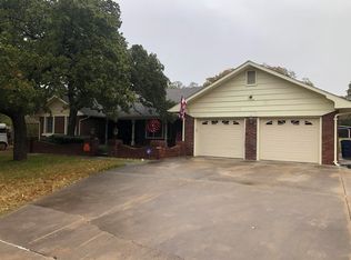 2404 Sunset Dr, Duncan, OK 73533