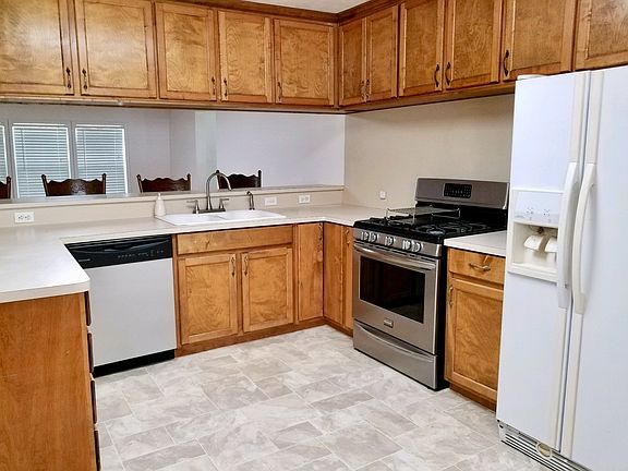 4th image of 220 Mayhaw Dr