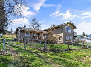 142 Theo Dr, Talent, OR 97540