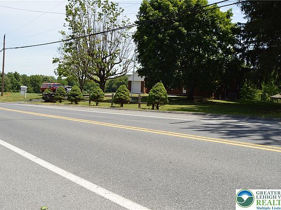 2nd image of 1819 Blue Barn Rd