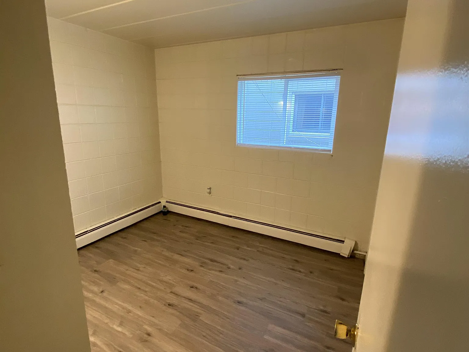 800 W Church St - Apt 10 — Photo 4