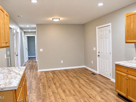 4th image of 1065 Florist Rd