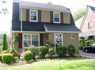 167 Argyle Rd, Garden City, NY 11530