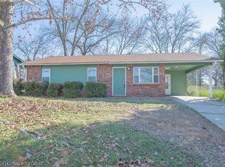 1003 N St, Barling, AR 72923