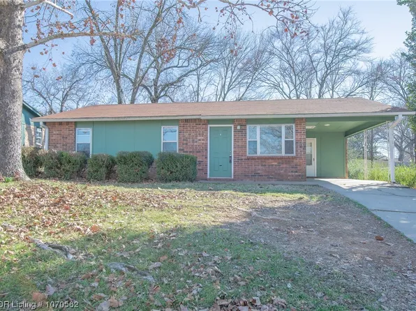 1003 N St, Barling, AR 72923