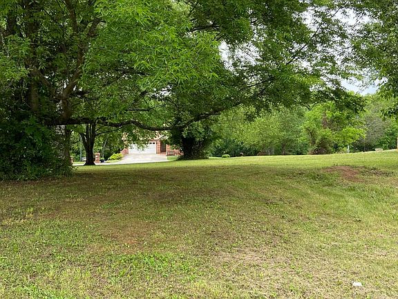 3rd image of Cherokee Dr