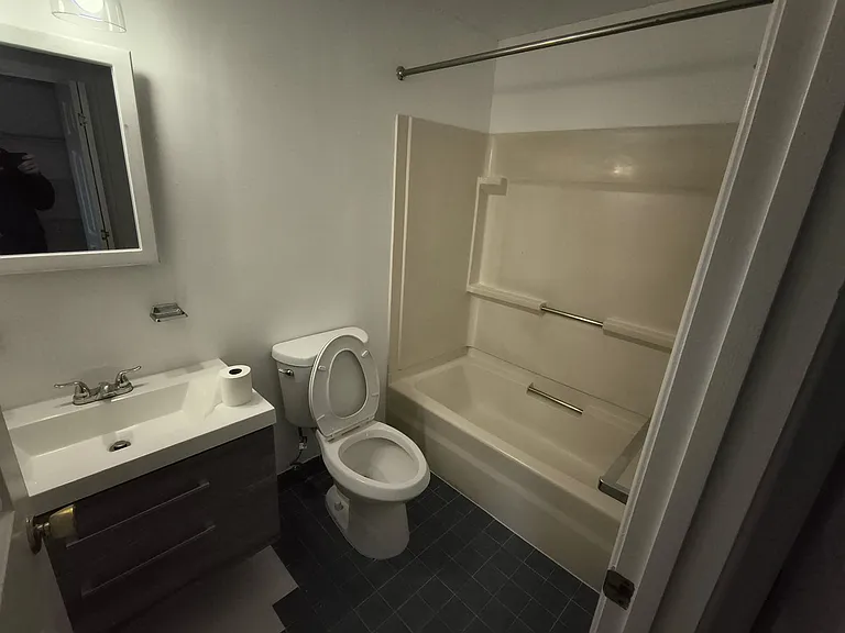 72 Maple Street — Photo 52