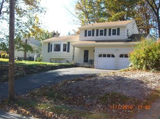 13 Spencer Ct, Morris Plains, NJ 07950