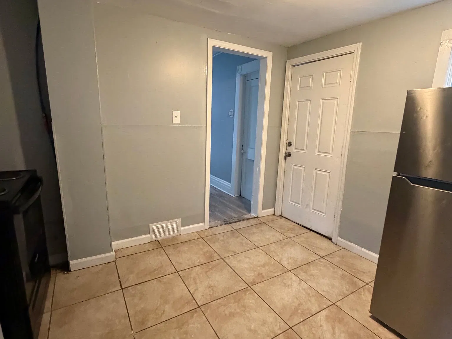 2 bed, 1040 sqft, $1,200 — Photo 4