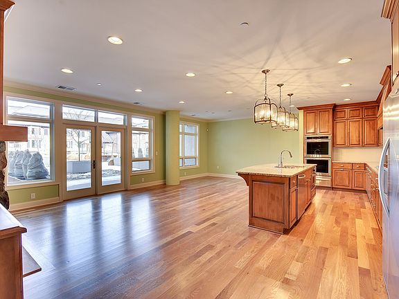 4th image of 875 Lake St N APT 218