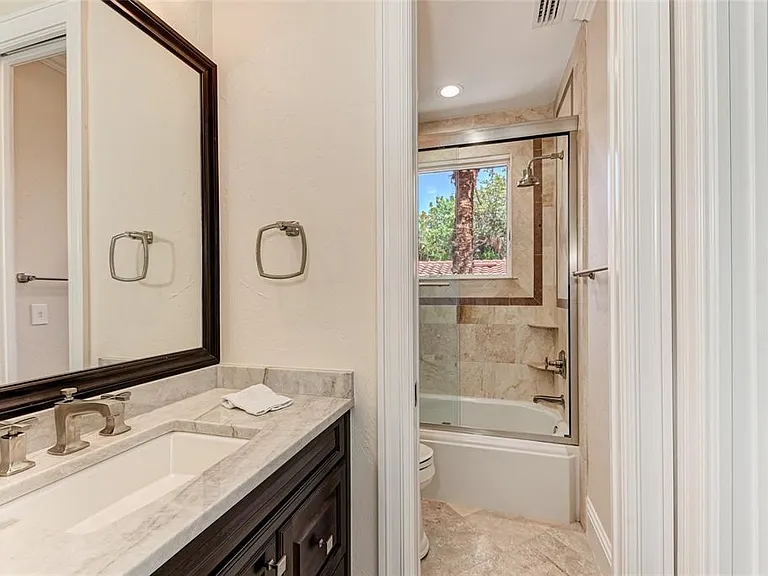14 N Washington Dr — Photo 55