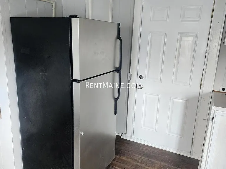 681 Main Rd N #4 — Photo 3