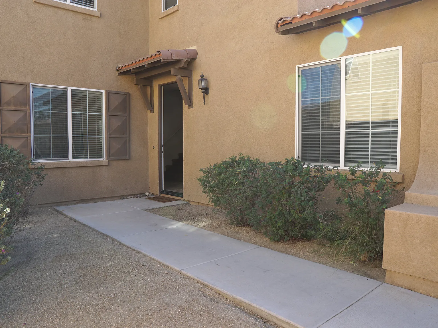 3 bed, 2099 sqft, $2,995 — Photo 3