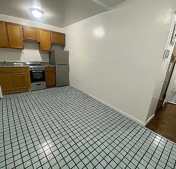 424 W 56th St #5 — Photo 1