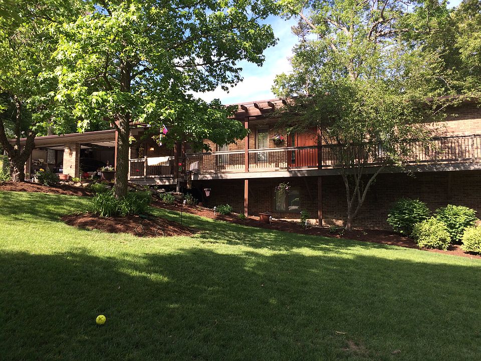 4600 sq ft of living space