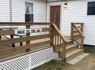 31 Ryder St, Buzzards Bay, MA 02532