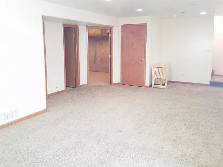 214 E Iowa Ave — Photo 21