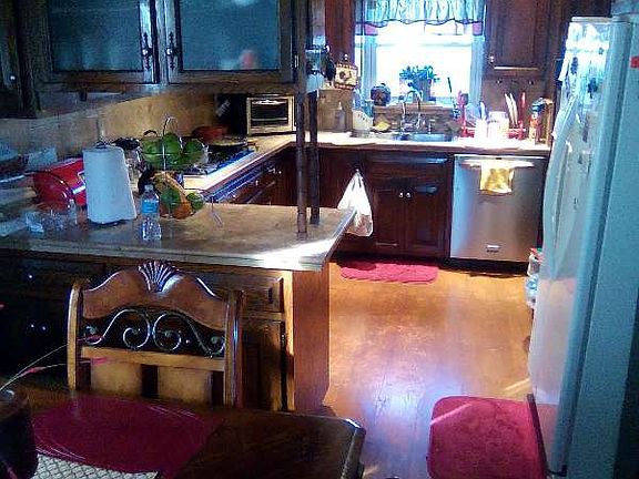 4th image of 149 Hathaway Ave
