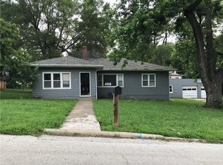 1305 Atchison St, Atchison, KS 66002