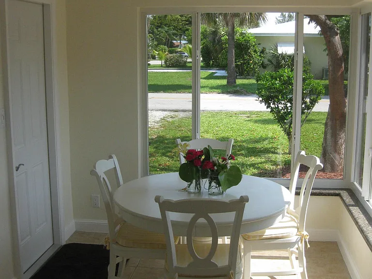 600 S Riverside Dr — Photo 13