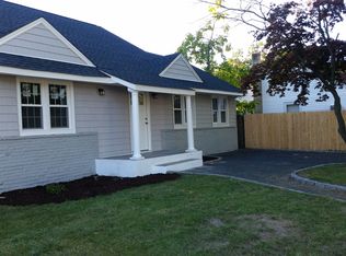 8 Carlls Path, North Babylon, NY 11703