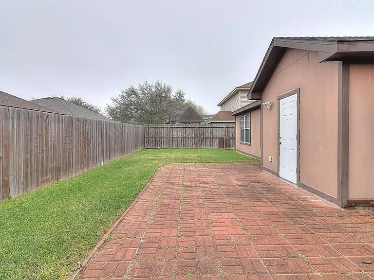 7933 Elk Dr — Photo 33