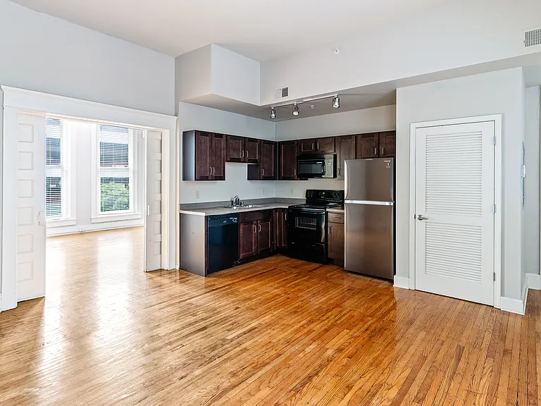 566 S 4th St #405 — Photo 17