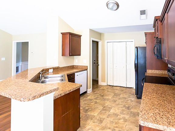5th image of 4719 Sweetwater Dr