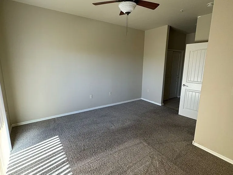 1117 E 8th St #A3001 — Photo 13