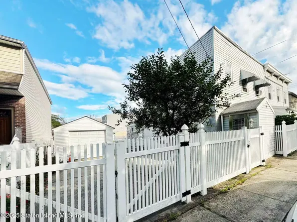 80 Bell St, Staten Island, NY 10305