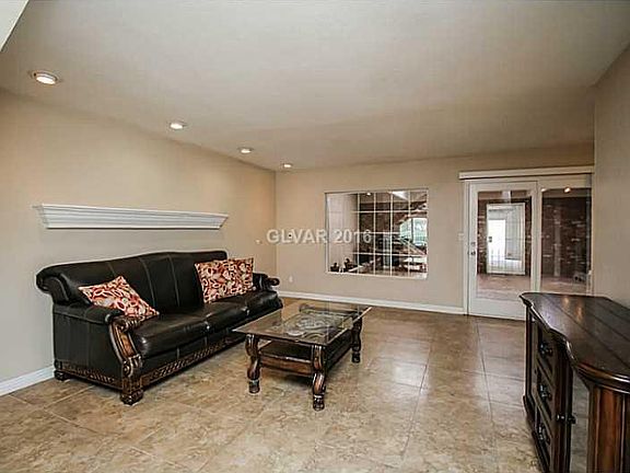 5th image of 3032 El Camino Ave #41