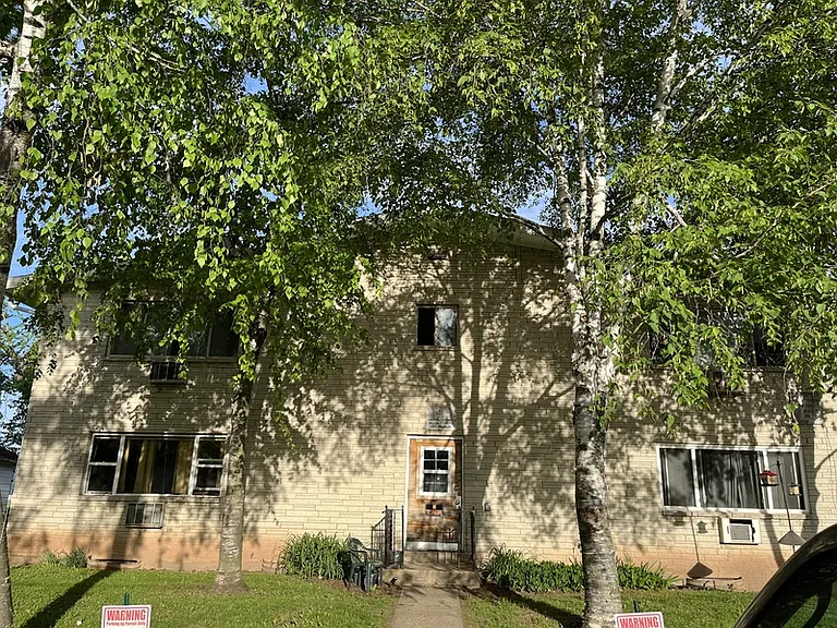 210 N Summit St #13 — Photo 13