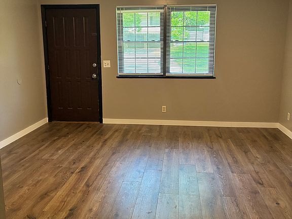 3rd image of 3019 Hampton Rd